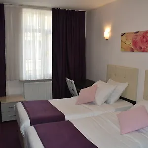 Meribel 3*, Saint-Josse-ten-Noode Belgie