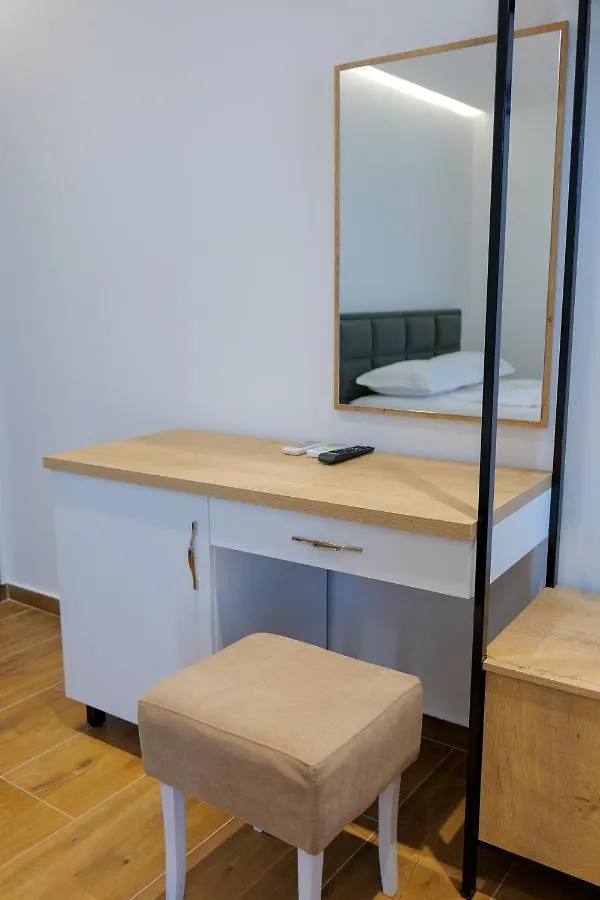 Hotel Emblem Sarandë 4*,