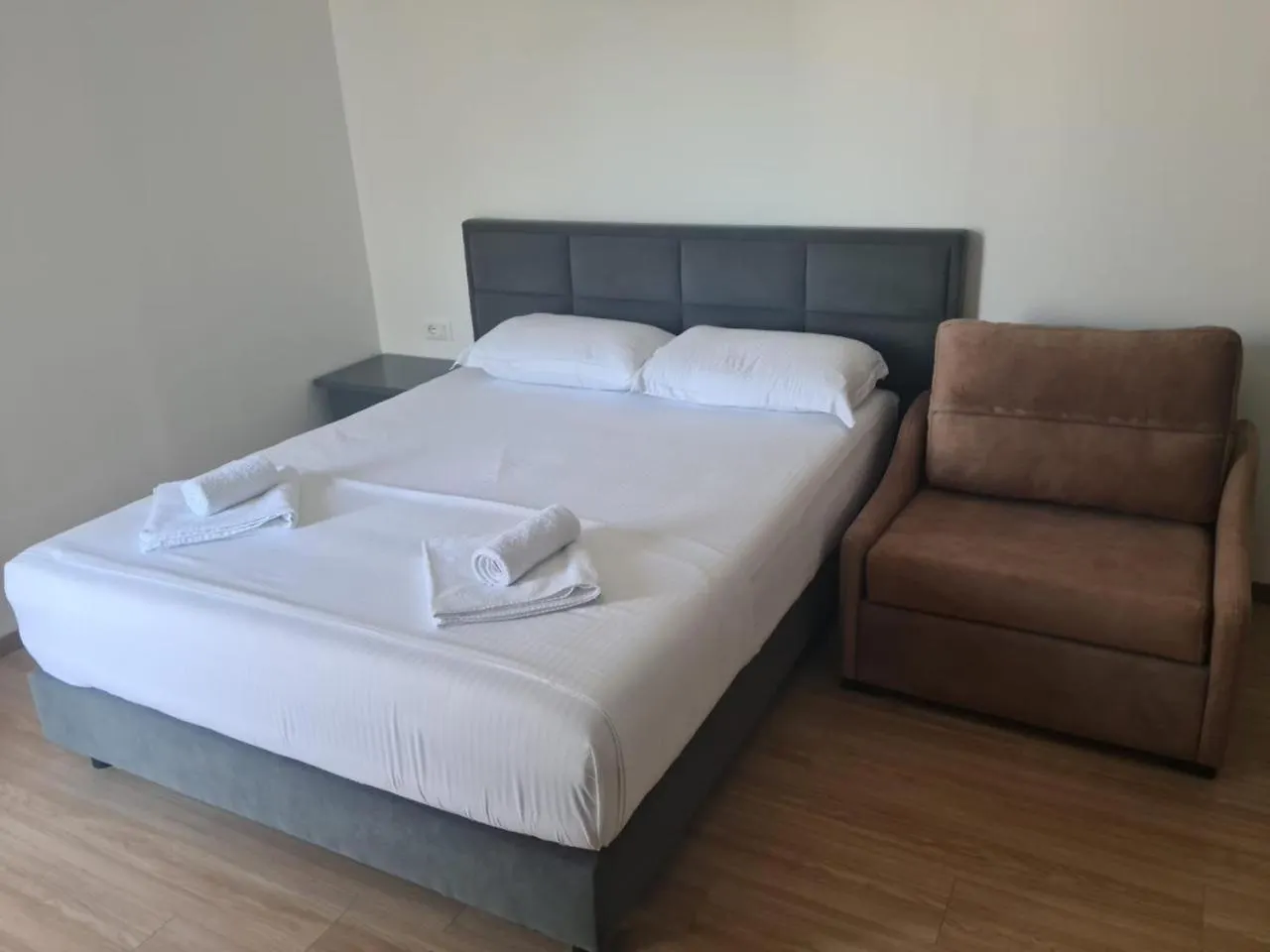 ****  Hotel Emblem Sarandë Albánie