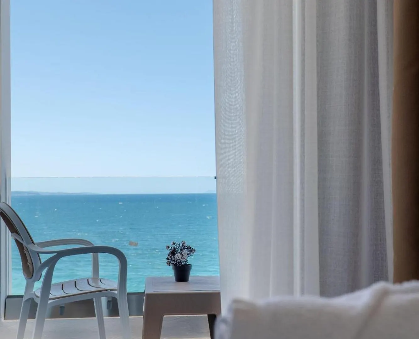 ****  Hotel Emblem Sarandë Albánie